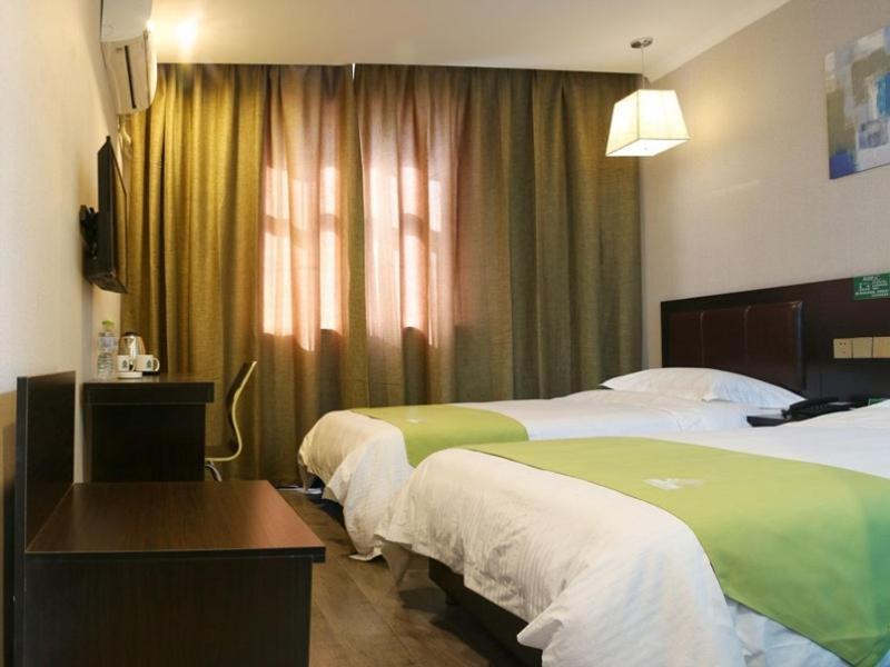 Greentree Wulumuqi Airport Hotel ウルムチ市 エクステリア 写真