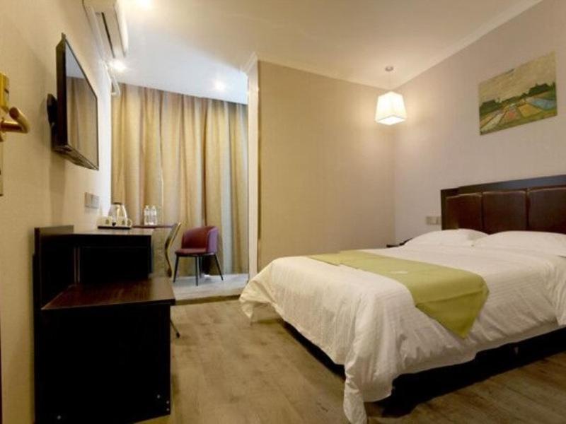Greentree Wulumuqi Airport Hotel ウルムチ市 エクステリア 写真