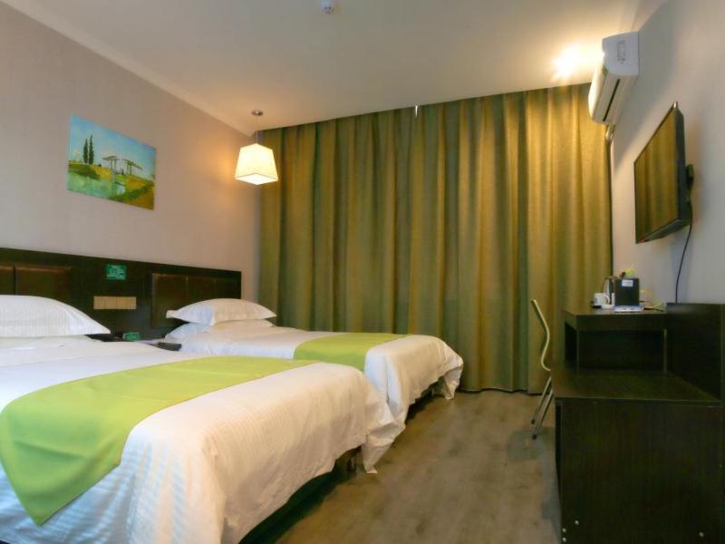Greentree Wulumuqi Airport Hotel ウルムチ市 エクステリア 写真