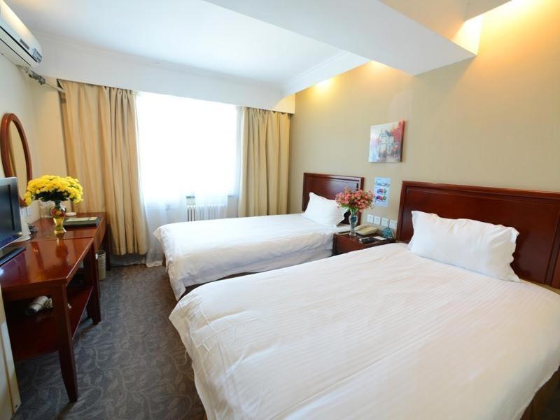 Greentree Wulumuqi Airport Hotel ウルムチ市 エクステリア 写真